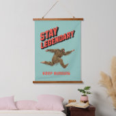 Stay Legendary, Keep Running Funny Bigfoot Wandteppich Mit Holzrahmen (Schlafzimmer)