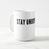 Stay Unbothered Minimal Typography T-Shirt Kaffeetasse (Vorderseite Links)