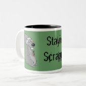 Stayin Scrappy Kaffee-Tasse Zweifarbige Tasse (Vorderseite Links)