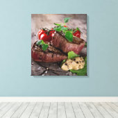 Steaks aus gegrillter Grillen mit frischen Kräuter Leinwanddruck (Insitu (Holzboden))