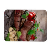 Steaks aus gegrillter Grillen mit frischen Kräuter Magnet (Horizontal)