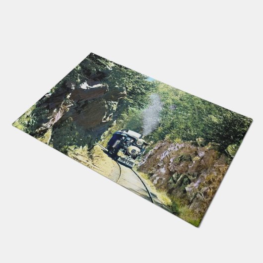 Steam Locomotive At Summit Cut, Green Mountain Fußmatte (Schrägansicht)