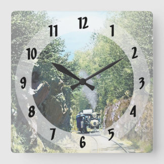 Steam Locomotive At Summit Cut, Green Mountain Quadratische Wanduhr