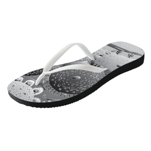 Steampunk blk&whit Mandalas Badesandalen (Schrägansicht)