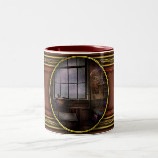 Steampunk - Der Mad Scientist Zweifarbige Tasse