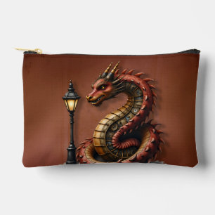Steampunk Dragon neben einer Vintagen Straßenlater Zubehörtasche