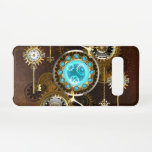 Steampunk Rusty Hintergrund mit türkisfarbenen Lin Samsung Galaxy S10 Hülle<br><div class="desc">Türkisfarbene Linsen mit antiker Uhr mit Messinggetrieben und goldenen Tasten auf rostigem,  braunem Hintergrund. Steampunkstil.</div>