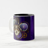 Steampunk Spider im Lila Hintergrund Zweifarbige Tasse (Vorderseite Links)
