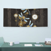 Steampunkdrachenfliegen auf braunem, gestreiften H Banner (Messe)