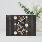 Steampunkdrachenfliegen auf braunem, gestreiften H Einladung (Stehend Vorderseite)