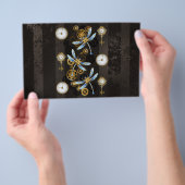 Steampunkdrachenfliegen auf braunem, gestreiften H Flyer (Handgriff)