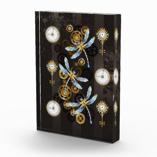 Steampunkdrachenfliegen auf braunem, gestreiften H Fotoblock (Rechts)