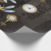 Steampunkdrachenfliegen auf braunem, gestreiften H Geschenkpapier (Ecke)