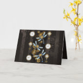 Steampunkdrachenfliegen auf braunem, gestreiften H Karte (Gelbe Blume)