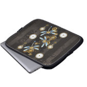 Steampunkdrachenfliegen auf braunem, gestreiften H Laptopschutzhülle (Vorne Knopf)