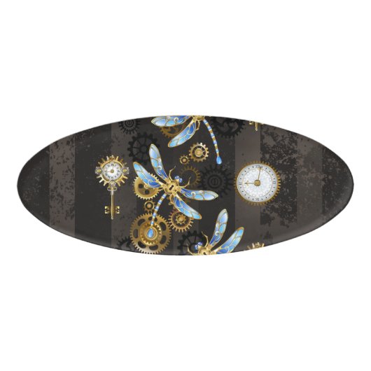 Steampunkdrachenfliegen auf braunem, gestreiften H Namenschild (Vorderseite)