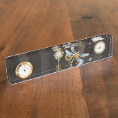 Steampunkdrachenfliegen auf braunem, gestreiften H Namensplakette (Seite)