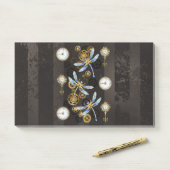 Steampunkdrachenfliegen auf braunem, gestreiften H Post-it Klebezettel (Auf Schreibtisch)