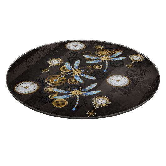 Steampunkdrachenfliegen auf braunem, gestreiften H Schneidebrett (Ecke)