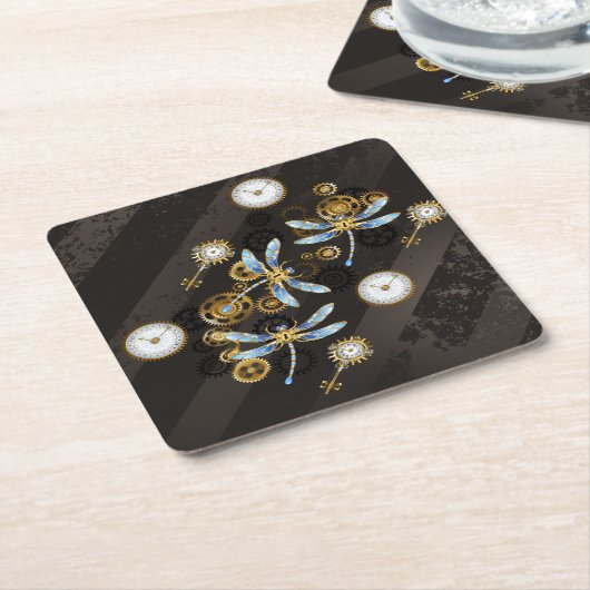 Steampunkdrachenfliegen auf braunem, gestreiften H Untersetzer (angewinkelt)