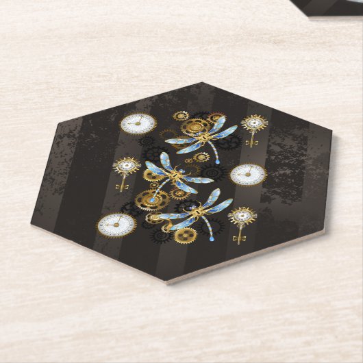 Steampunkdrachenfliegen auf braunem, gestreiften H Untersetzer (angewinkelt)