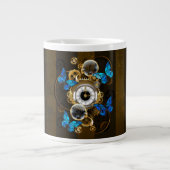 Steampunkgeere und blaue Schmetterlinge Jumbo-Tasse (Vorderseite)