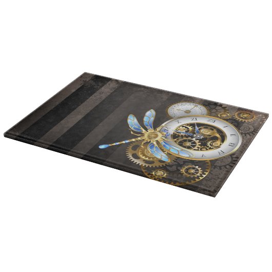Steampunkuhr mit mechanischer Libelle Schneidebrett (Ecke)