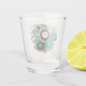Steampunkuhr und türkisfarbene Rose auf Streifen Schnapsglas (Rückseite)