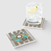 Steampunkuhr und türkisfarbene Rose auf Streifen Steinuntersetzer (Seitenansicht)