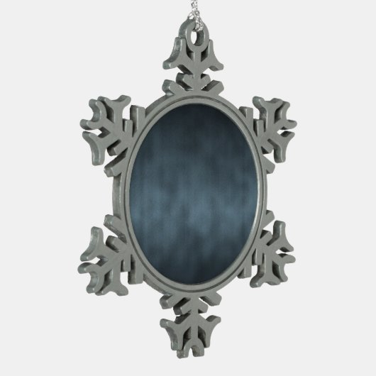 Steel Gray Gothic Ombre Hintergrundgeschichte Schneeflocken Zinn-Ornament (Links)