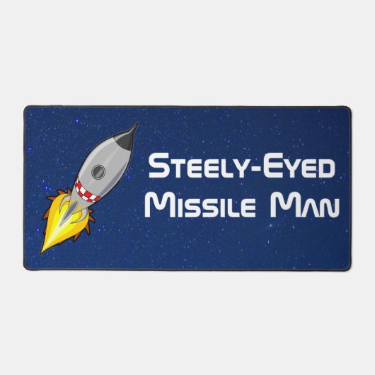 Steely-Mit Augen Missile Man Schreibtischunterlage (Vorderseite)