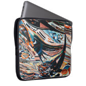 Steg mit braunem und blauem Holzschiff Laptopschutzhülle (Vorne Rechts)