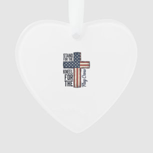 Steh für die Flagge Knie für das Kreuz-Shirt-Desig Ornament