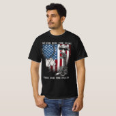 stehen für die Fahne gefallener Veteranen T-Shirt (Vorne ganz)