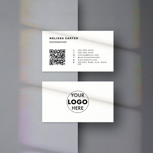 Stehen Sie sich einfach heraus | QR-Code und Logo Visitenkarte