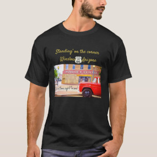 stehend an der Piazza della Riforma T-Shirt