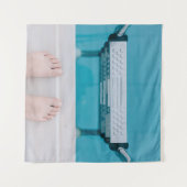 Stehend auf der Poolleiter Wandteppich (Vorderseite (Horizontal))