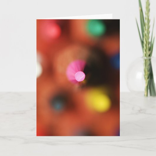 Stehend heraus von einer Menge Karte (Vorderseite)