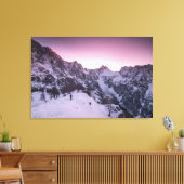 Stehend im Winterwunderland Leinwanddruck (Insitu (Wohnzimmer))