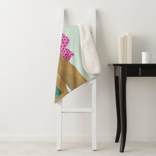 Stehende Mode-Zahl - Polka-Punkt-Spitze Sherpadecke (Beispiel)