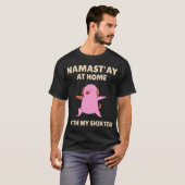 stehende Yoga-Hundemädchen T-Shirt (Vorne ganz)