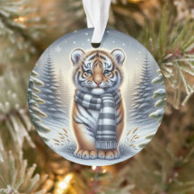Stehender Tiger mit gestreiftem Schal