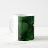 Stehendes allein der Blume Kaffeetasse (Vorderseite Links)