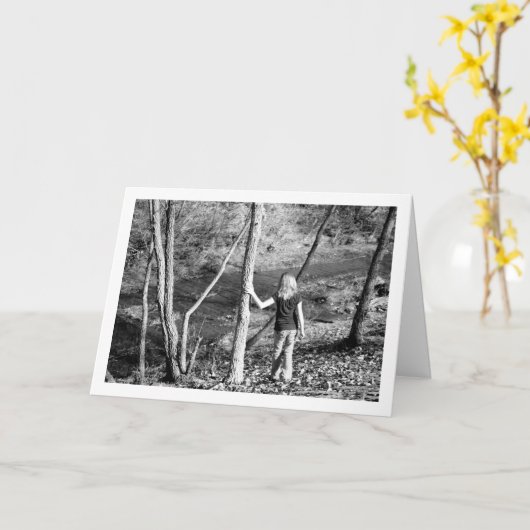 Stehendes Kind in Holz Karte (Gelbe Blume)