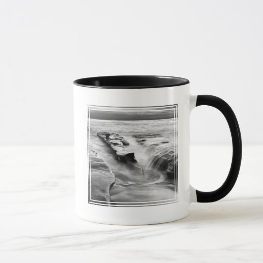 Steigende Flut am Strand Tasse (Rechts)