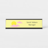 Steigende Sonne mit rosa Wolken: hellgelb Schreibtischnamensplakette (Vorderseite )