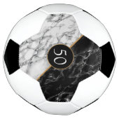 Stein aus schwarzem und weißem Marmor - Alter hinz Fußball (Gedreht)