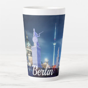 Steinbrücke bei der Berliner Kathedrale in Deutsch Milchtasse