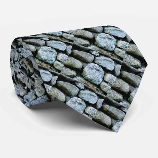 Steine auf krawatte (Gerollt)