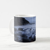 Steine und Felsen entlang der Küste des Ozeans Kaf Kaffeetasse (Vorderseite Links)